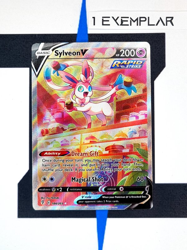 Sylveon V EVS184 EN NM